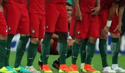 Video: Ronaldo làm 'anh hùng núp' theo dõi đồng đội đá luân lưu 